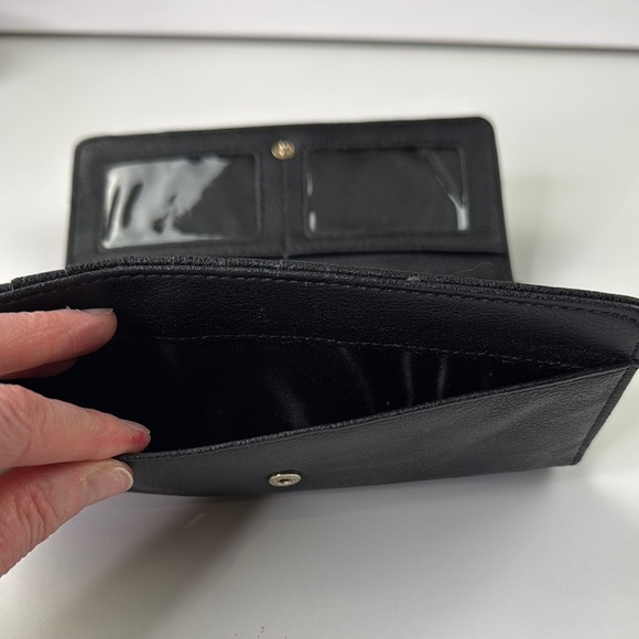 Club Rochelier Black and Tan Wallet with Leopard Print Design - Picture 4 of 9